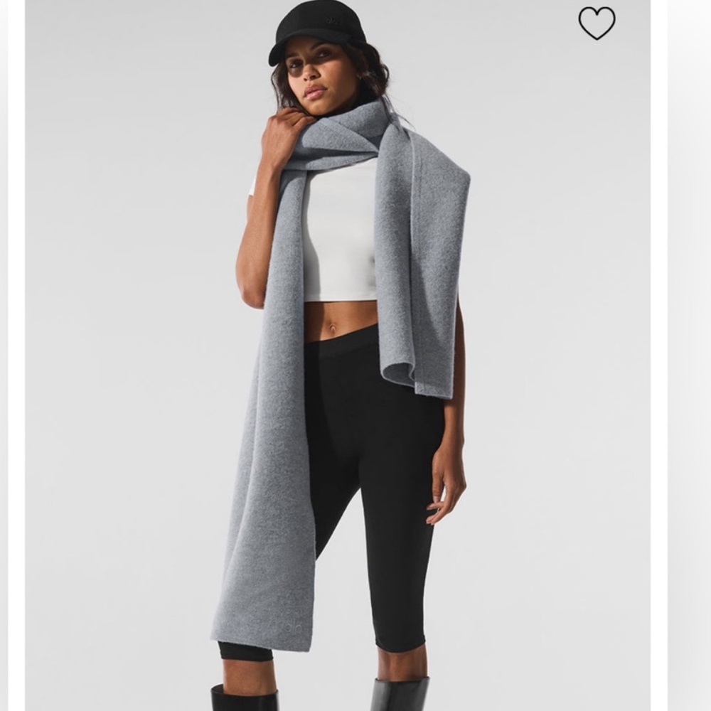 ALO Yoga Heather Gray Merino Wool oversized Scarf